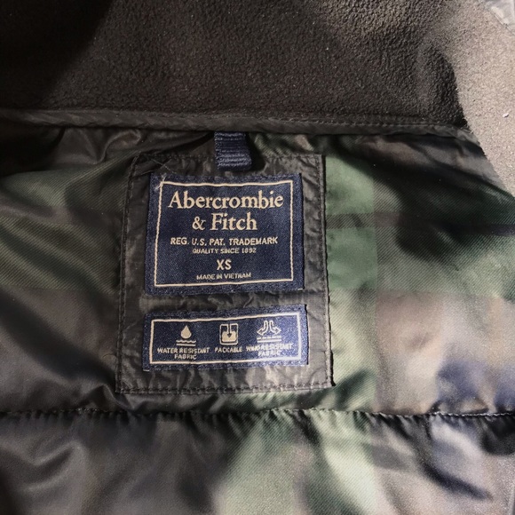 Abercrombie XS Light jacket. - Picture 2 of 4